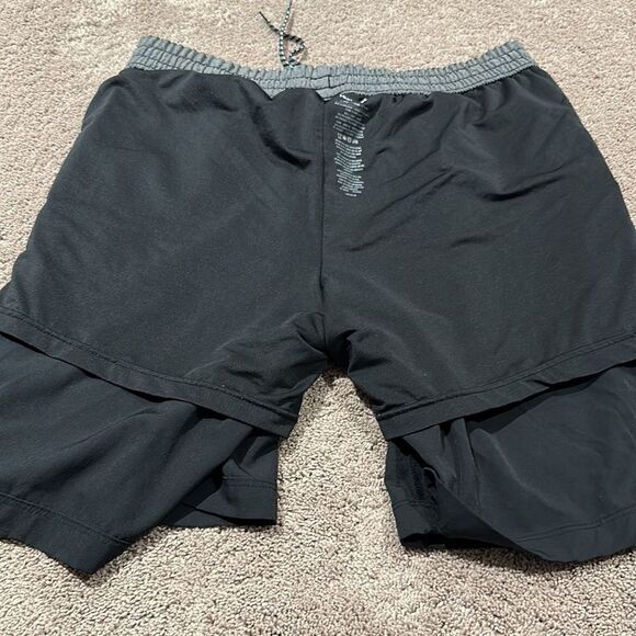 Elastic waist Hurley Swim Shorts! Size XL - Picture 7 of 7